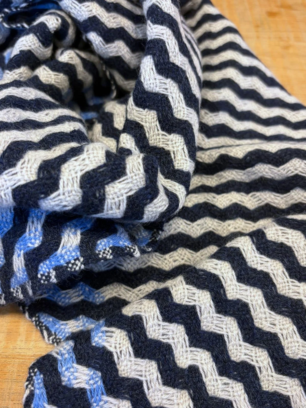 Reclaimline zig zag scarf Spectrum — Colourful handwoven cashmere